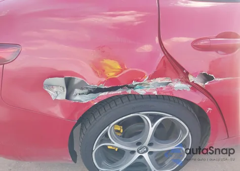 2019 Alfa Romeo Giulia Ti Sport Awd z USA, uszkodzony, nr VIN ZARFANBN0K7620800